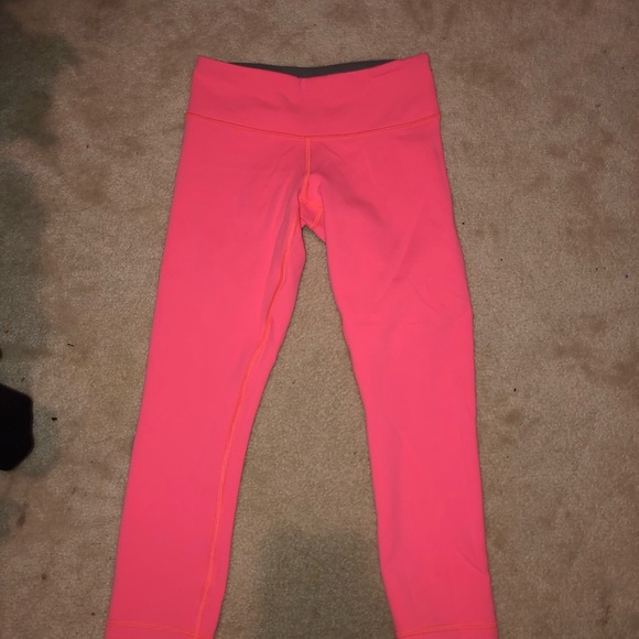 ★★ LULU LEMON LEGGINGS ★★ - Picture 3 of 4